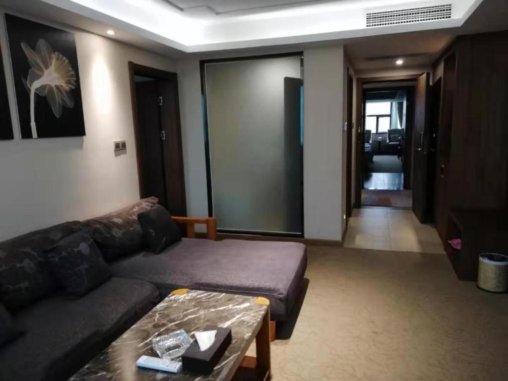 Kaibin International Hotel Цзиндечжен Екстериор снимка