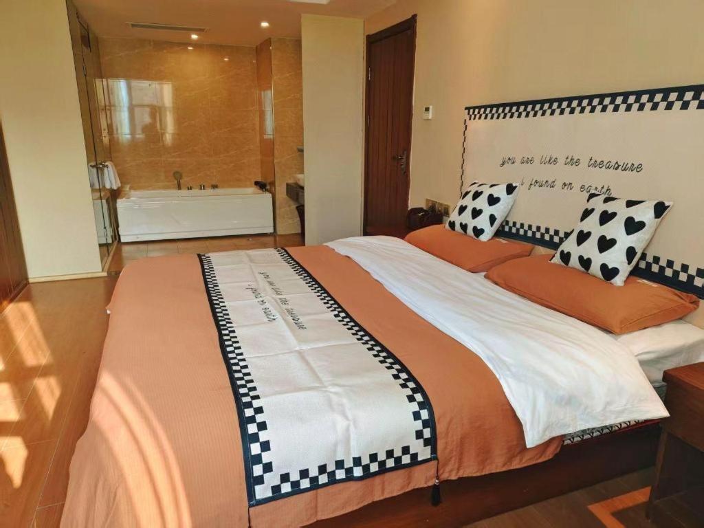 Kaibin International Hotel Цзиндечжен Екстериор снимка