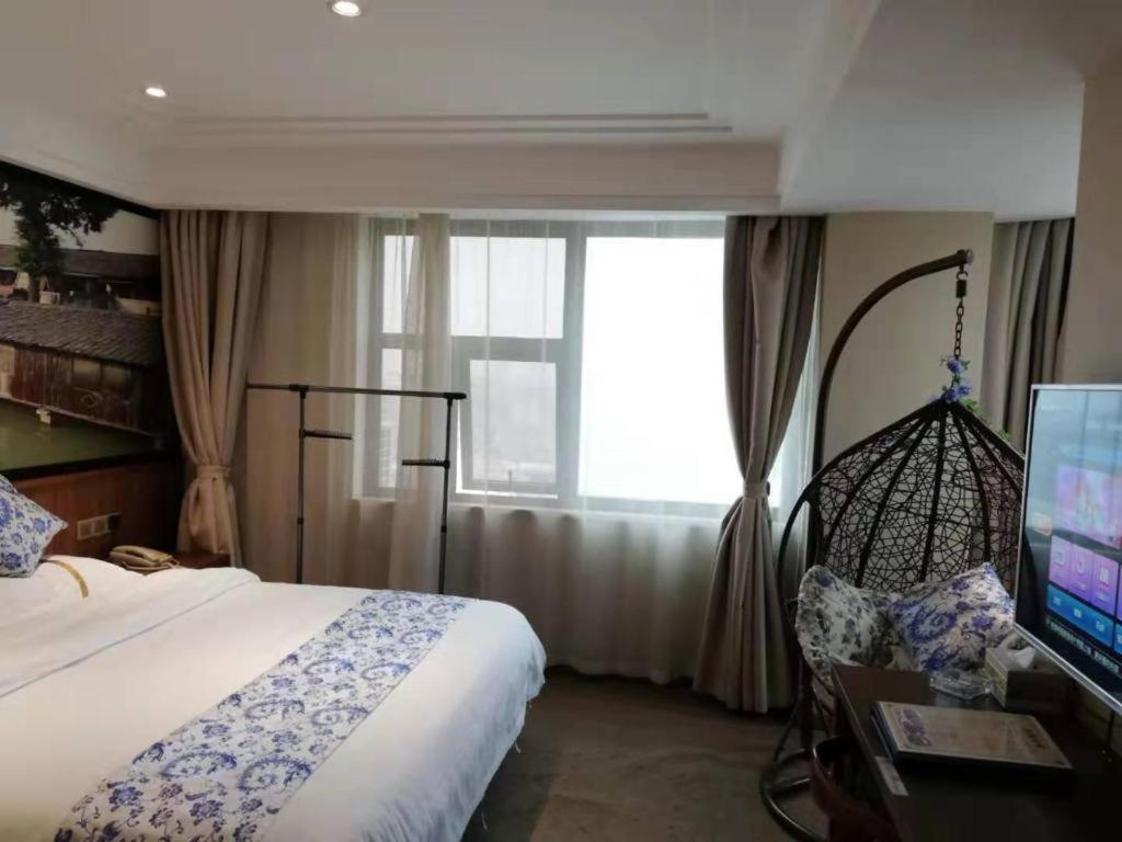 Kaibin International Hotel Цзиндечжен Екстериор снимка