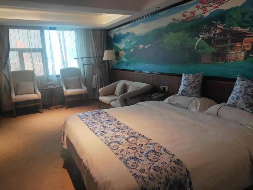Kaibin International Hotel Цзиндечжен Екстериор снимка