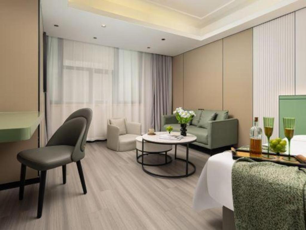 Kaibin International Hotel Цзиндечжен Екстериор снимка