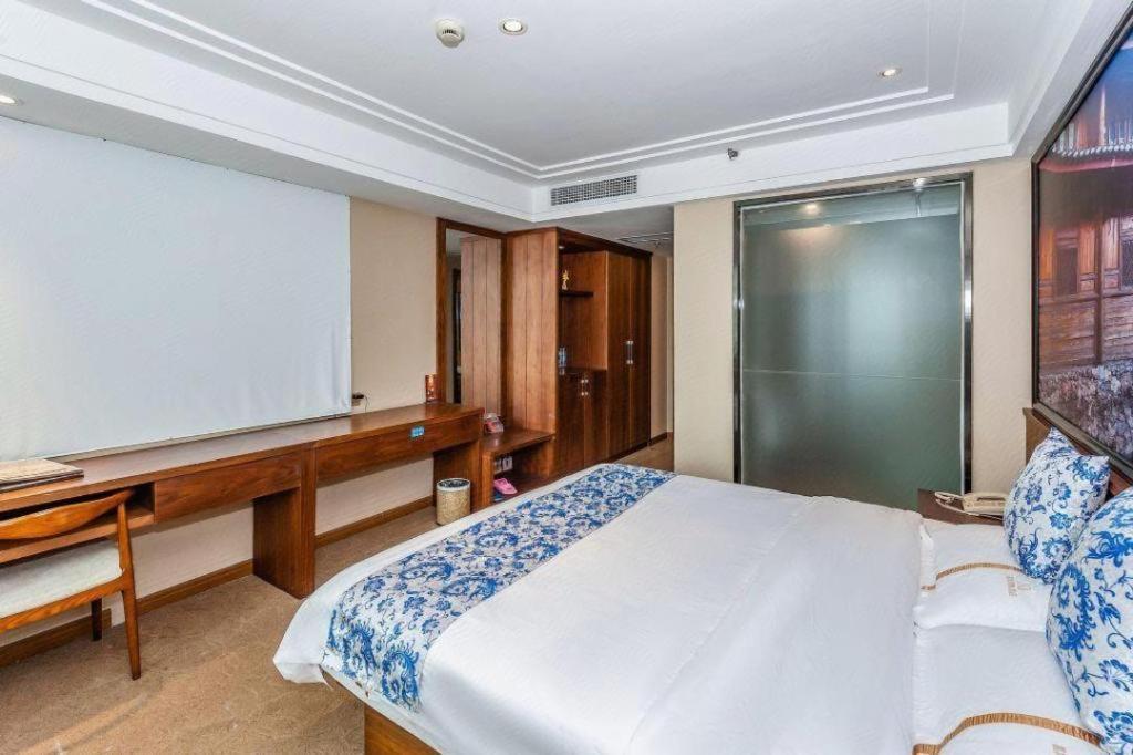 Kaibin International Hotel Цзиндечжен Екстериор снимка