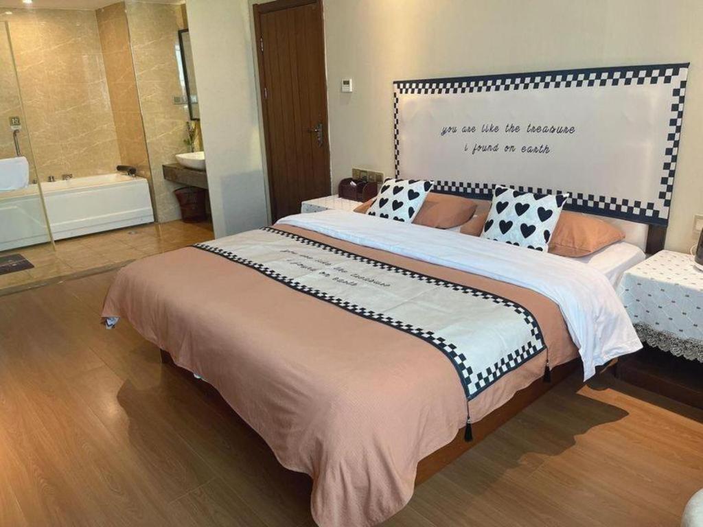 Kaibin International Hotel Цзиндечжен Екстериор снимка